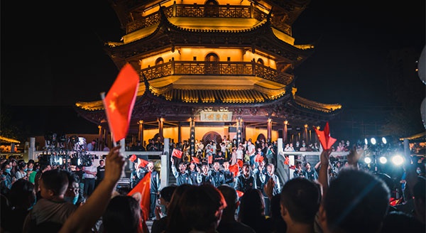 燃！快閃唱響《我和我的祖國(guó)》，國(guó)慶小長(zhǎng)假樂(lè)游里運(yùn)河！